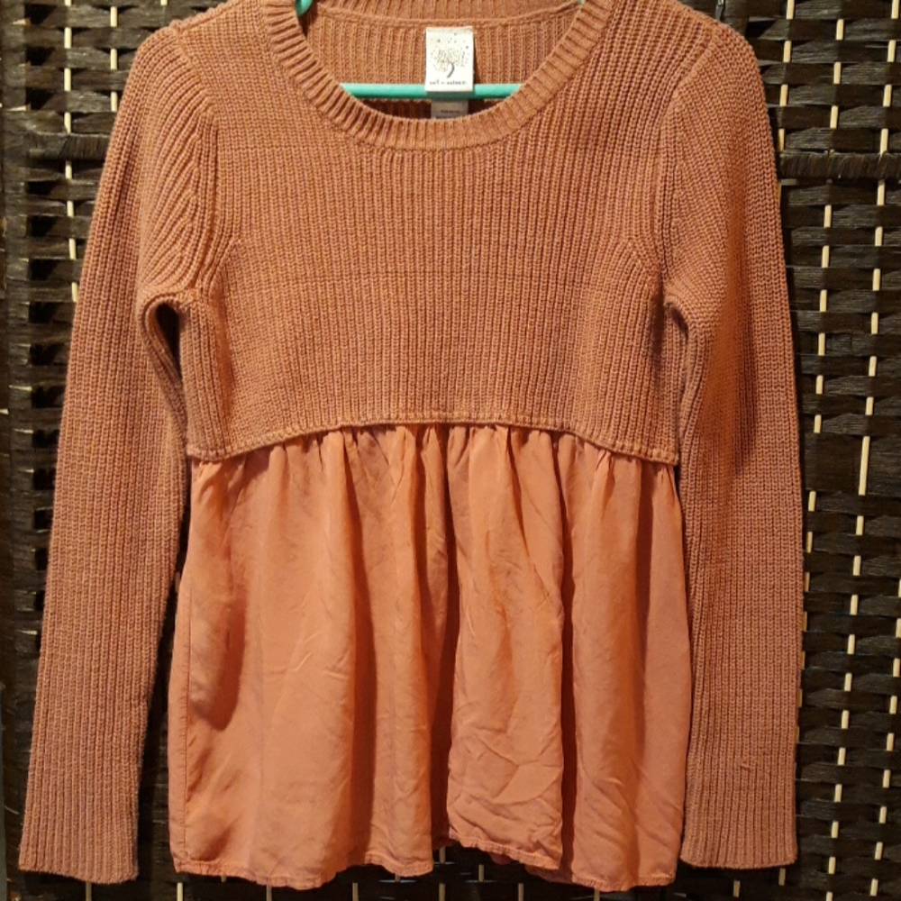 Adorable mauve colored sweater